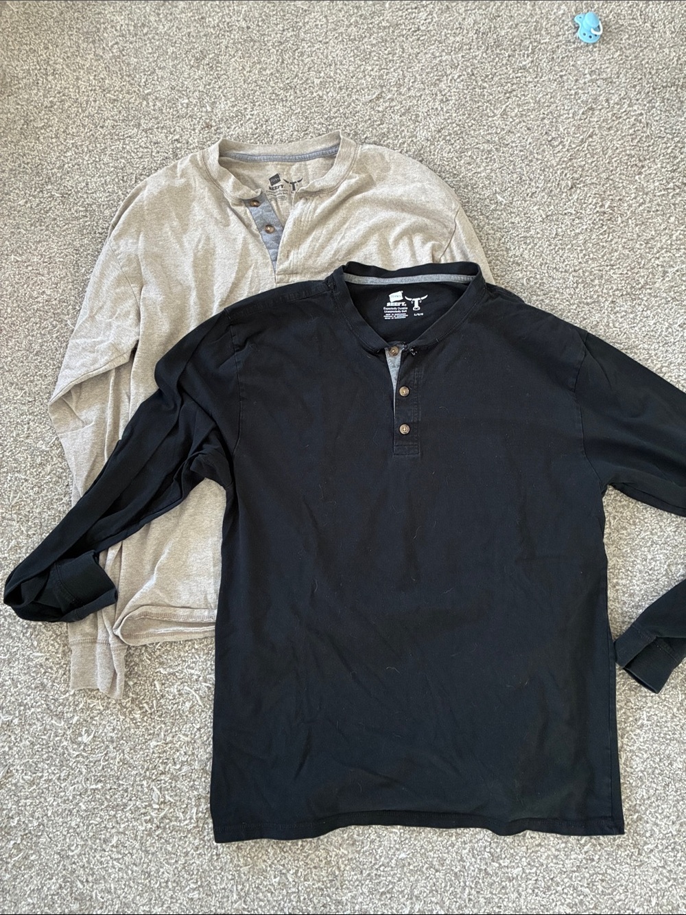 Men's Long-Sleeve Henley Shirts - Black and tan